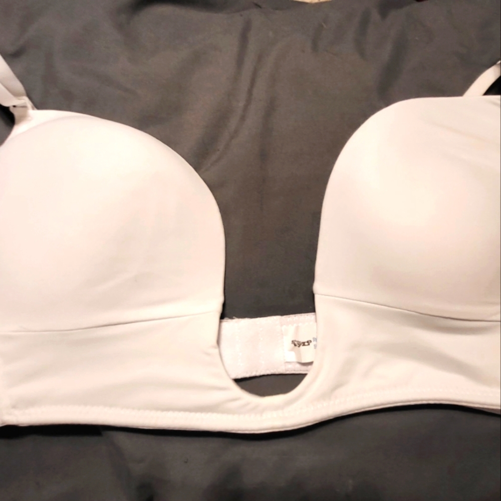 White Women's Plunge Bra With Invisible Straps/ Size 38 B